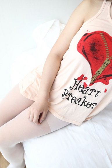 劳伦斯被曝情变后未有伤心表现 独自外出展笑颜|kaiyun.com(图4) 劳伦斯被曝情变后未有伤心表现 独自外出展笑颜|kaiyun.com(图4)